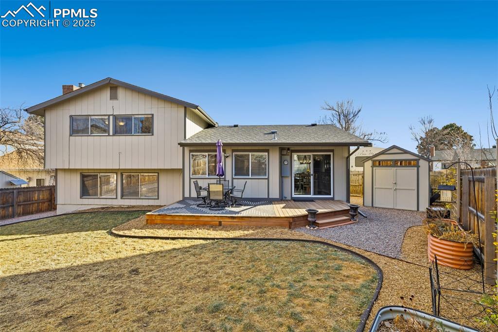 Image 40 of 45: Back of Structure