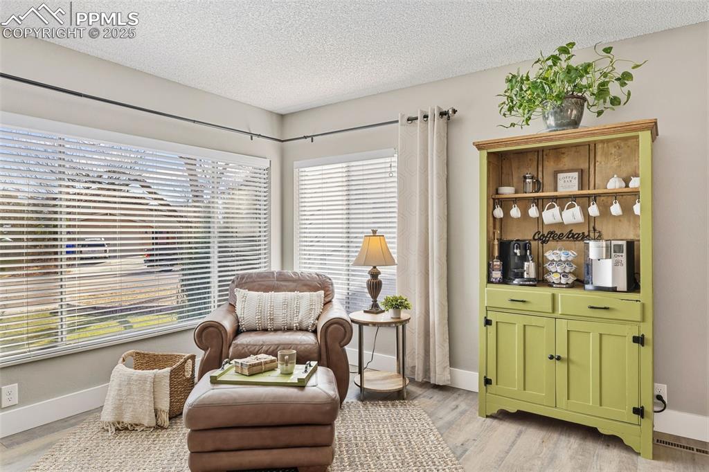 Image 7 of 45: Sitting Room