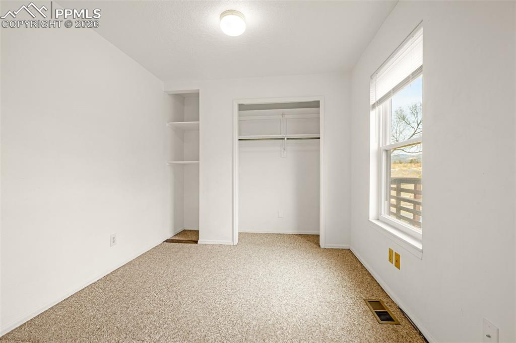 Image 9 of 19: Guest Bedroom