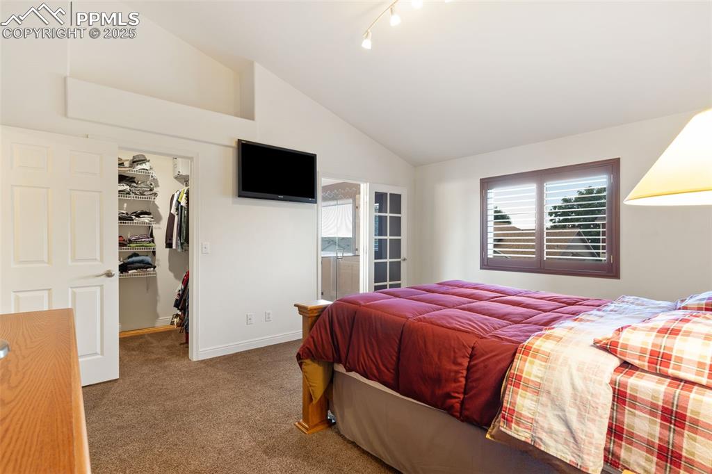 Image 13 of 33: Bedroom