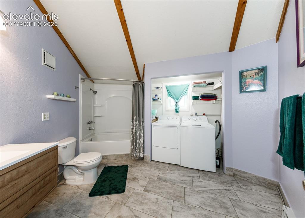 Image 17 of 23: Bathroom
