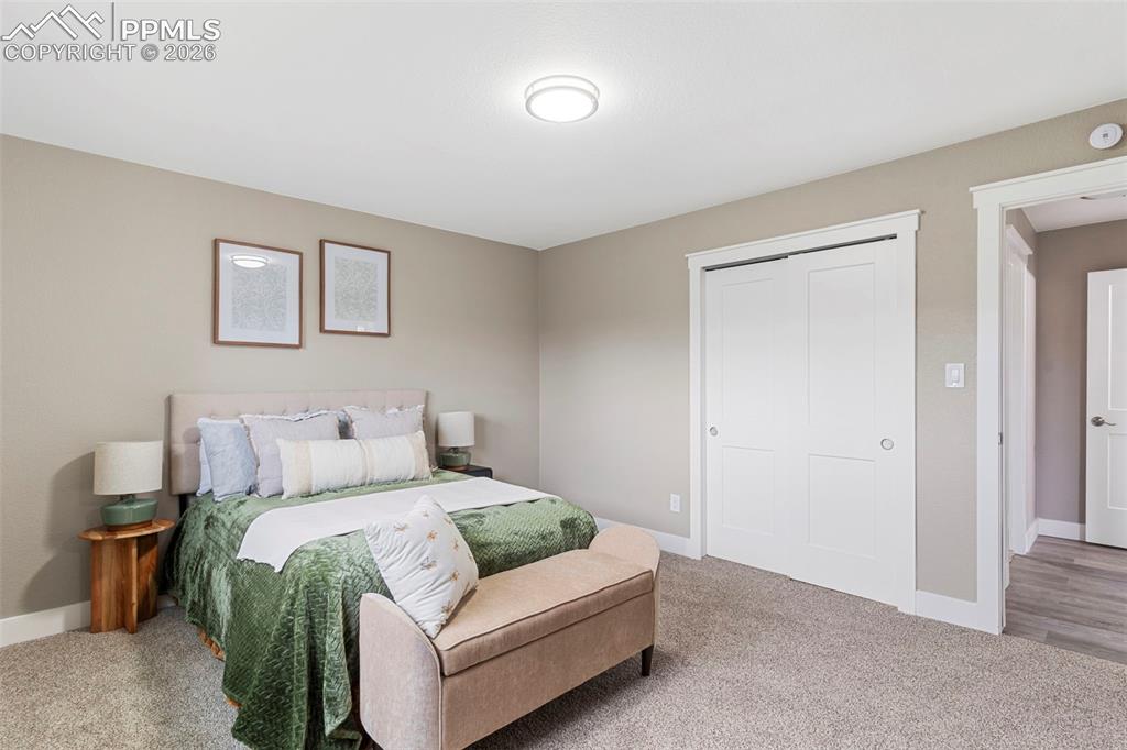 Image 10 of 20: Bedroom