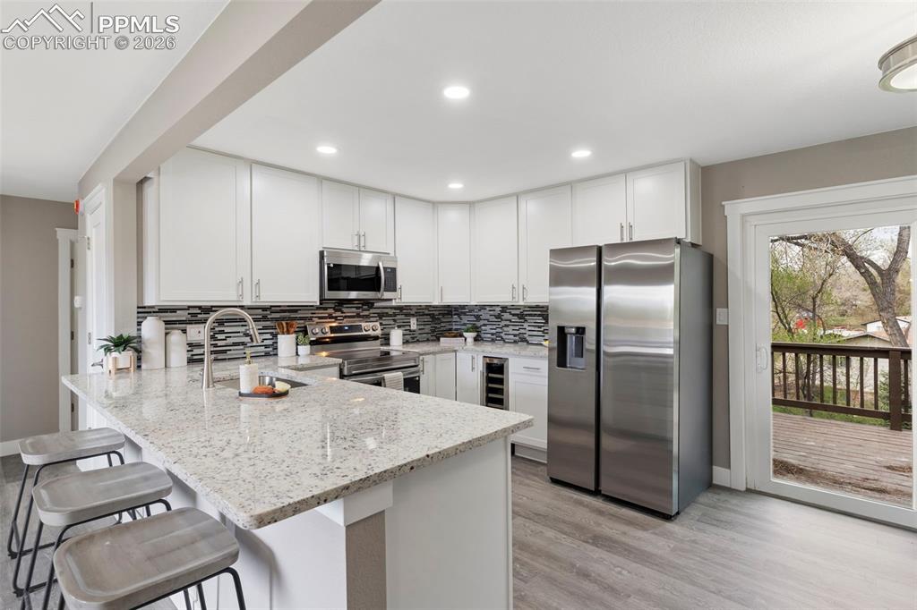 Image 6 of 20: Kitchen