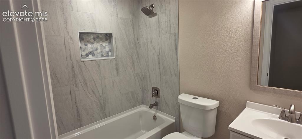 Image 12 of 21: Bathroom