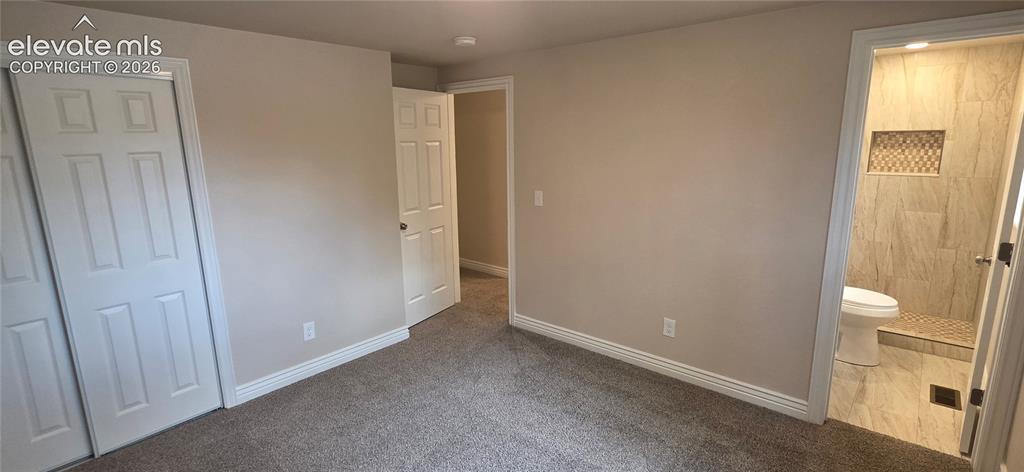 Image 16 of 21: Bedroom