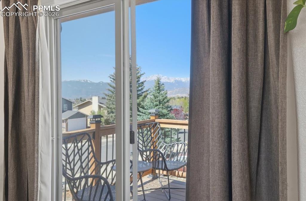 Image 10 of 42: Entry