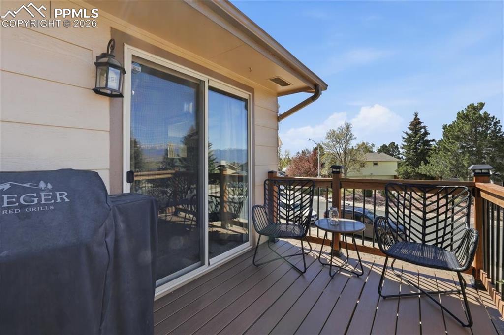 Image 11 of 42: Deck