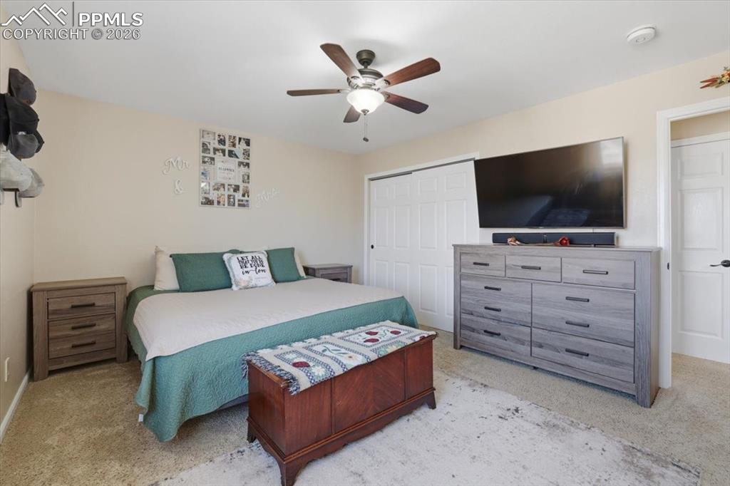 Image 16 of 42: Bedroom