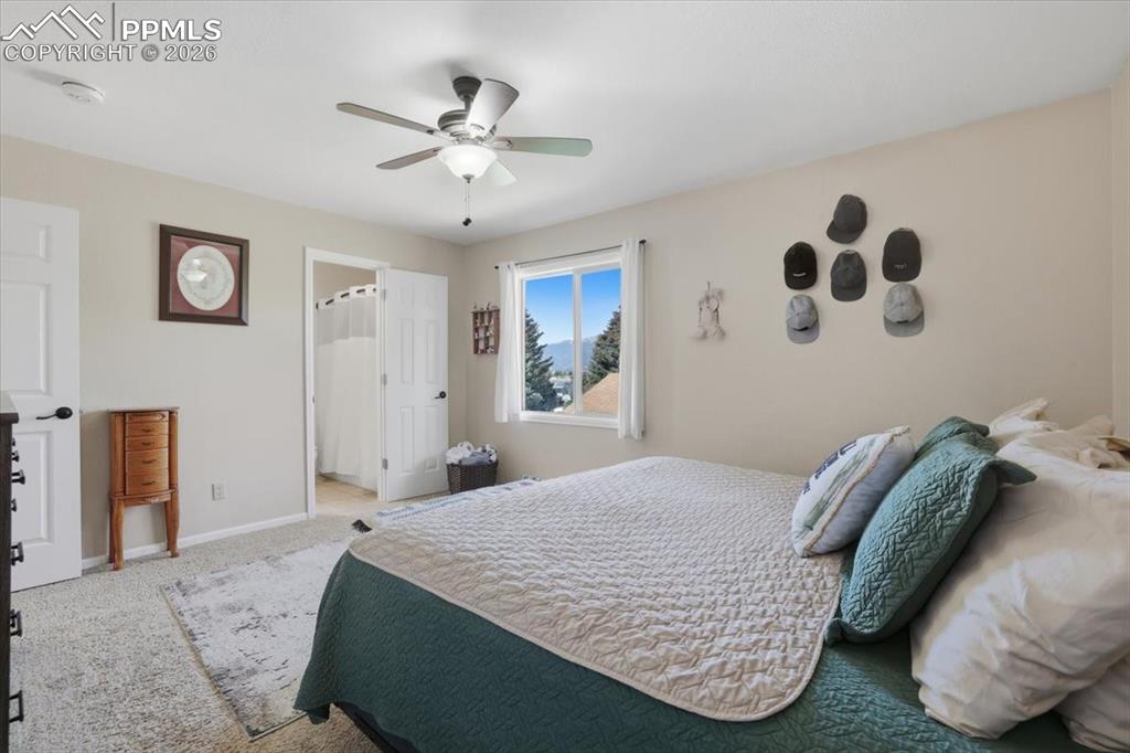 Image 18 of 42: Bedroom