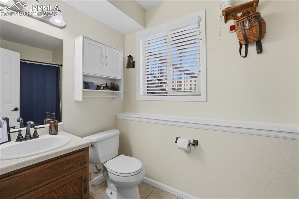 Image 28 of 42: Bathroom