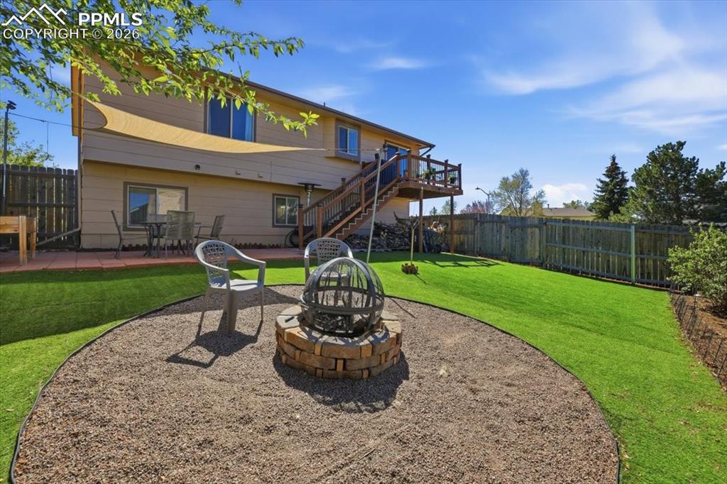 Image 39 of 42: Back of Structure