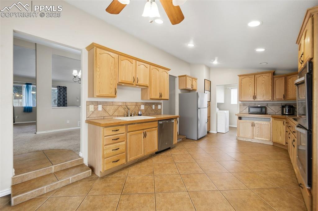 Image 13 of 43: Kitchen