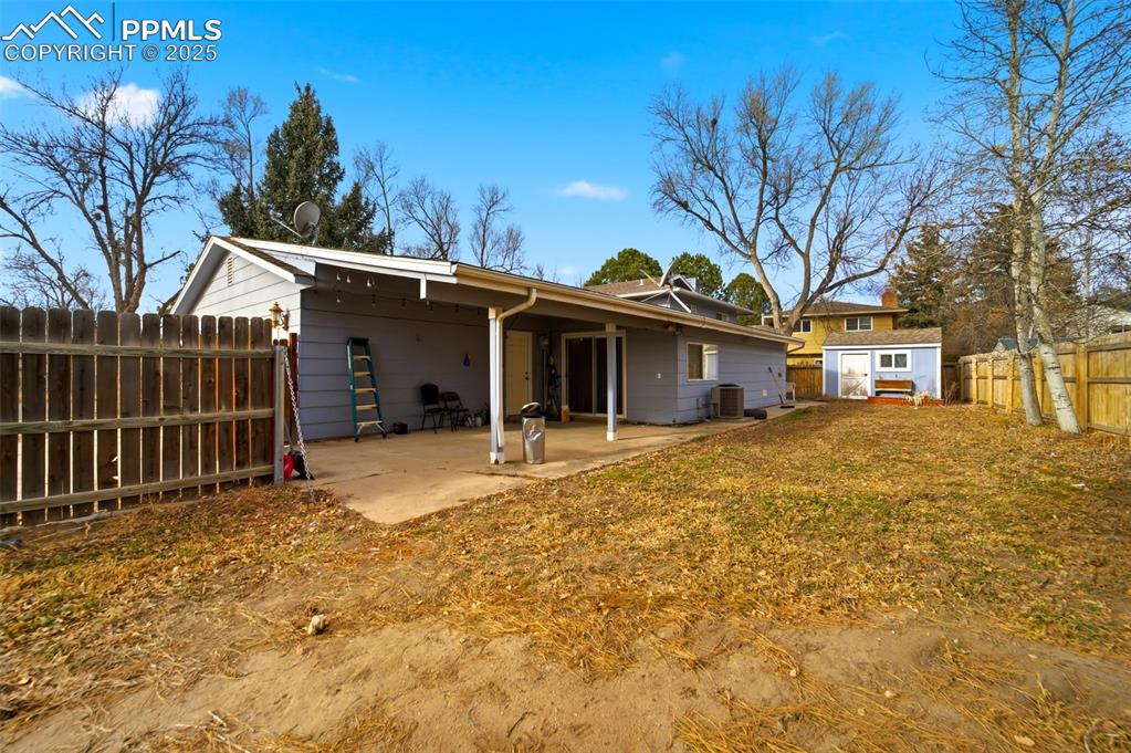 Image 29 of 43: Back yard