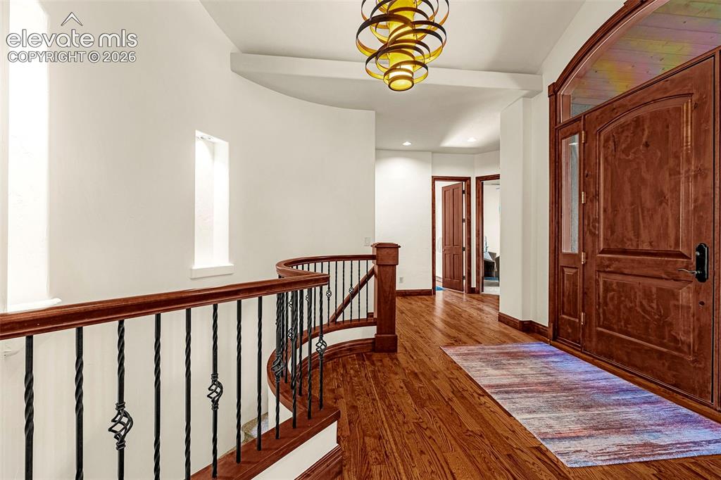 Image 16 of 50: Entry