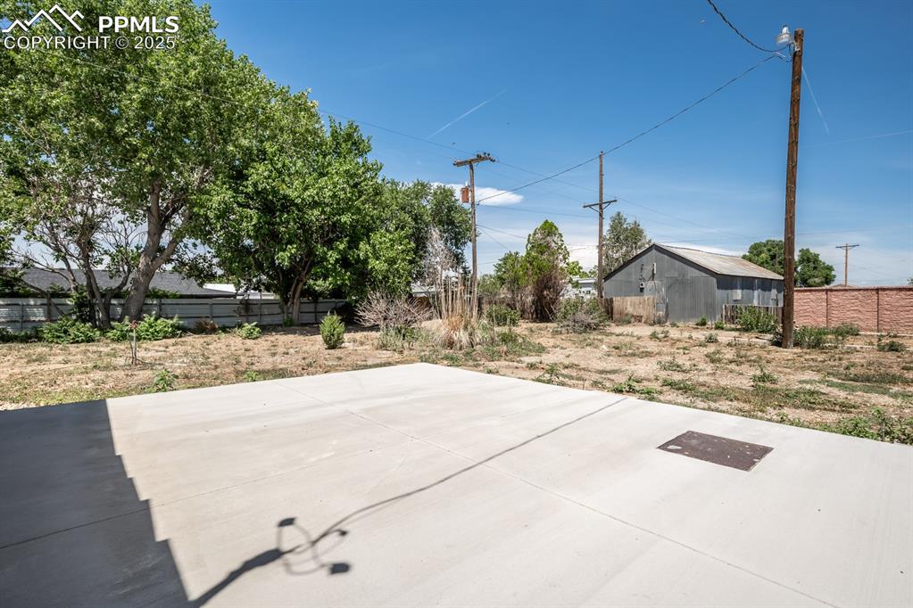 Image 44 of 50: View of patio