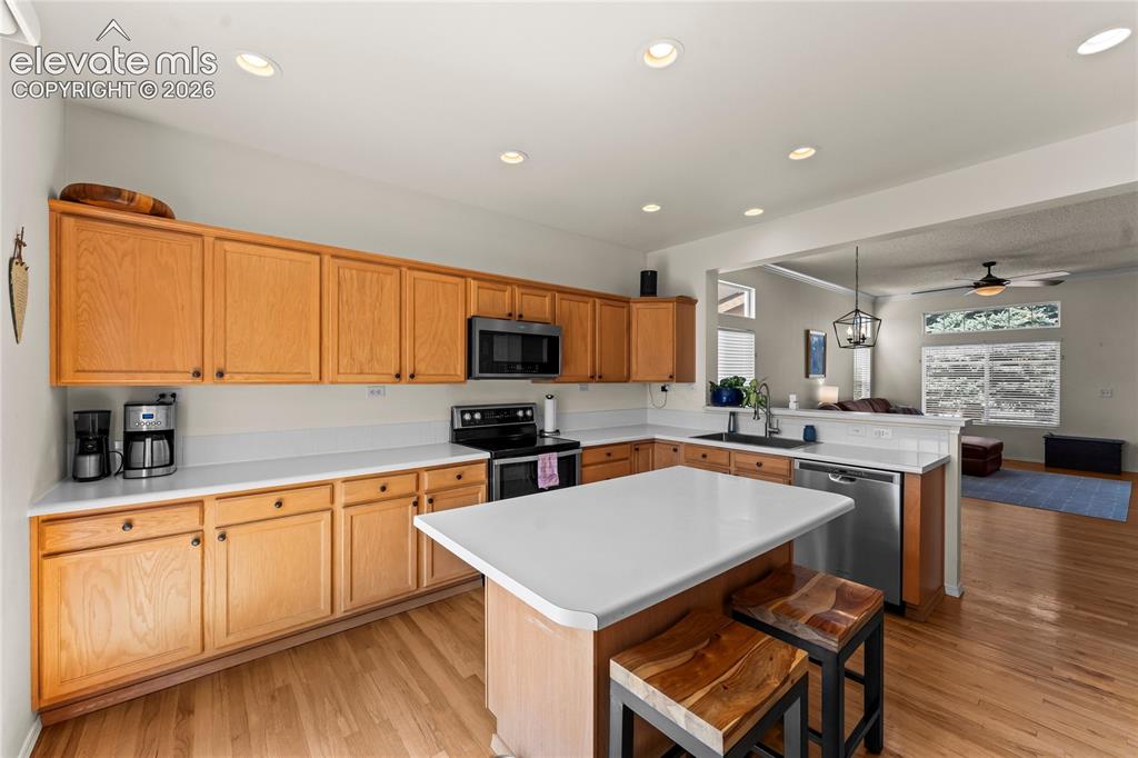 Image 10 of 45: Kitchen