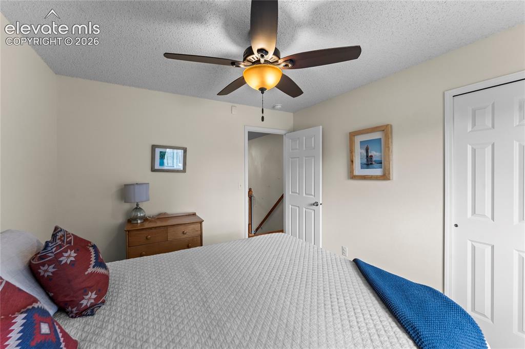 Image 16 of 45: Bedroom