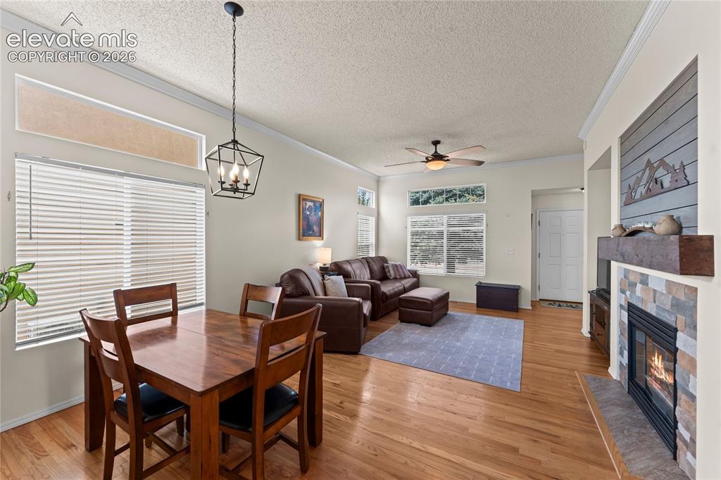 Image 5 of 45: Dining Area