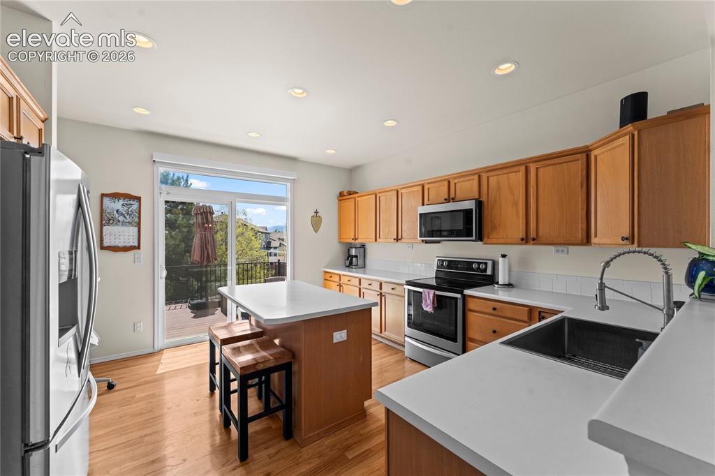 Image 8 of 45: Kitchen