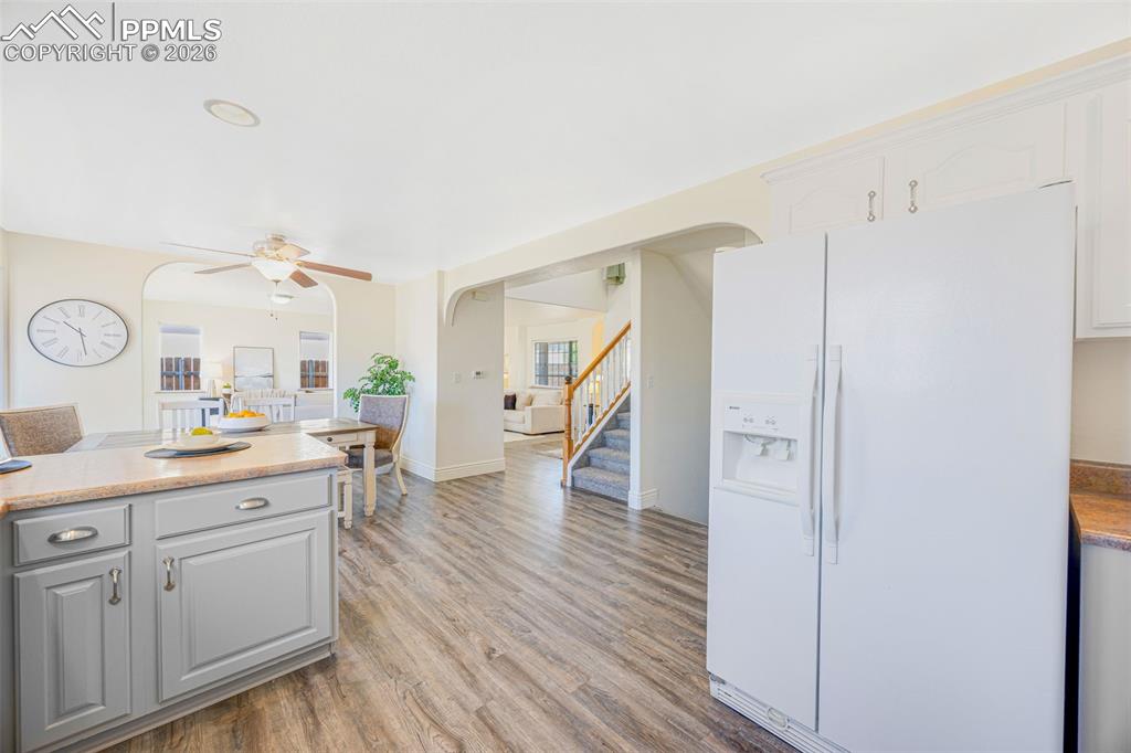 Image 11 of 33: Kitchen