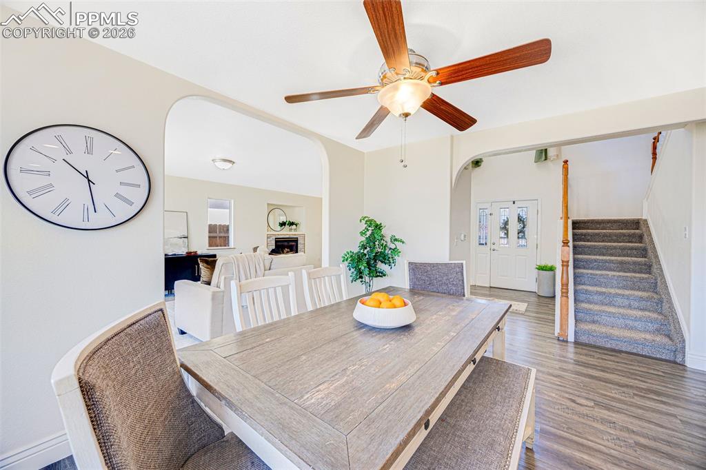 Image 12 of 33: Dining Area