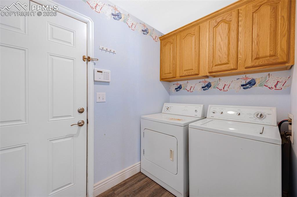 Image 14 of 33: Laundry