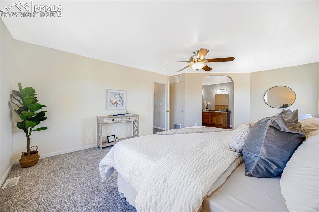 Image 16 of 33: Bedroom