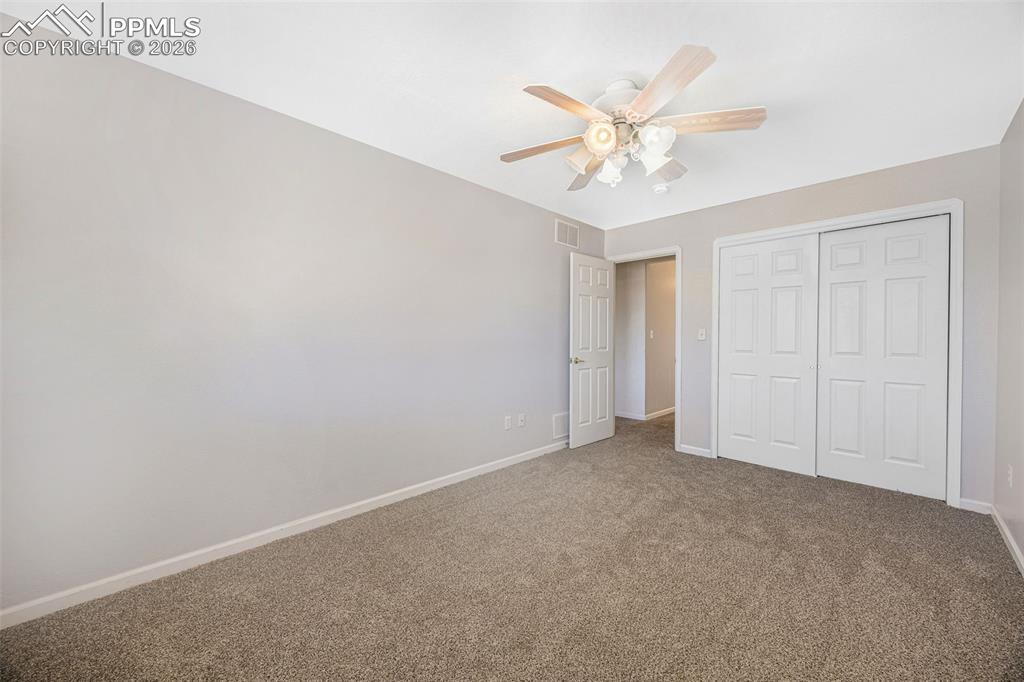 Image 30 of 33: Bedroom