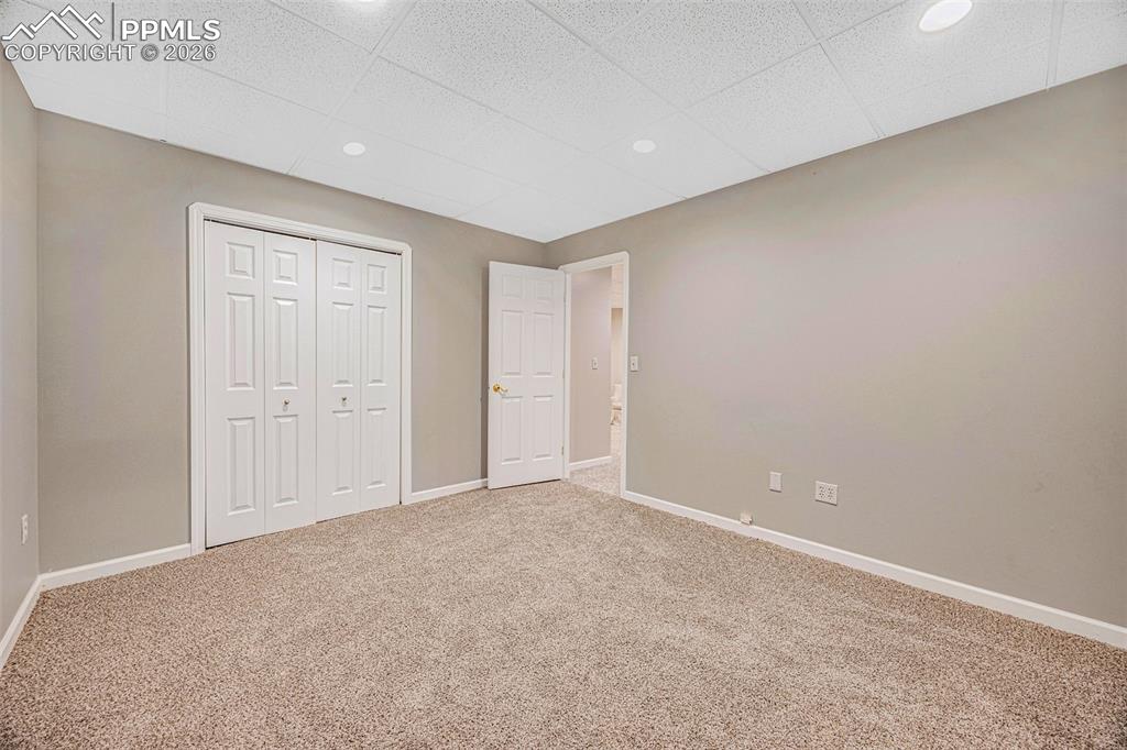 Image 32 of 33: Bedroom