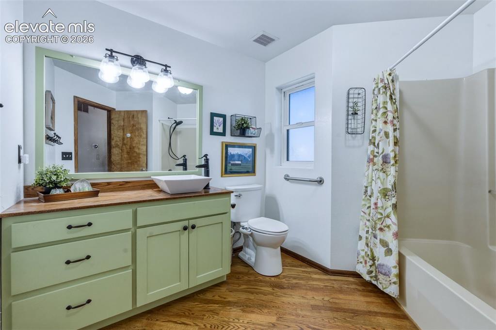 Image 16 of 50: Main Level Full Bath