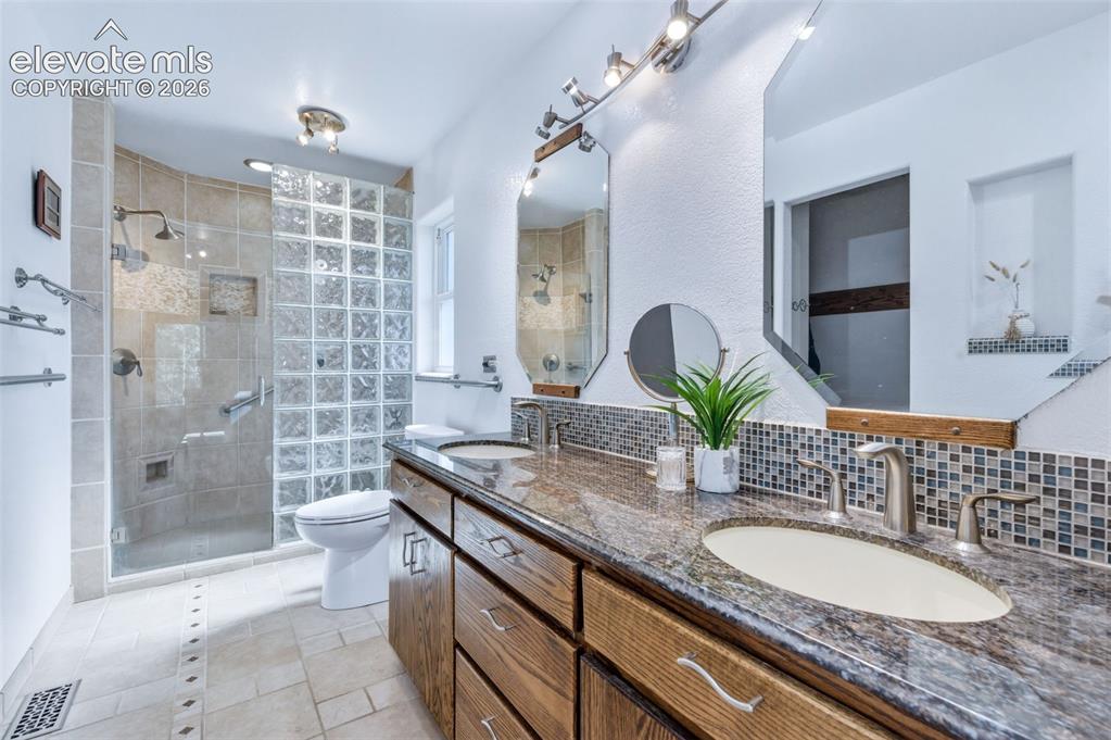 Image 19 of 50: Master Bathroom