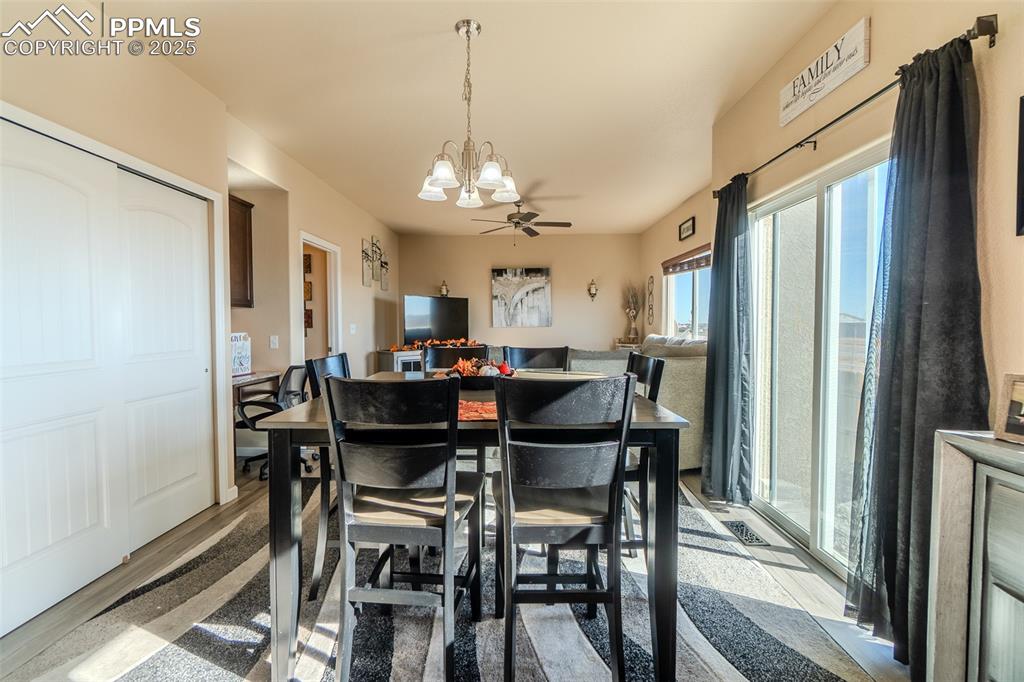 Image 13 of 48: Dining Area