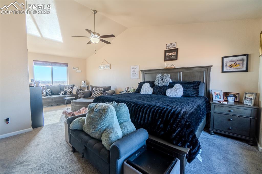 Image 22 of 48: Bedroom