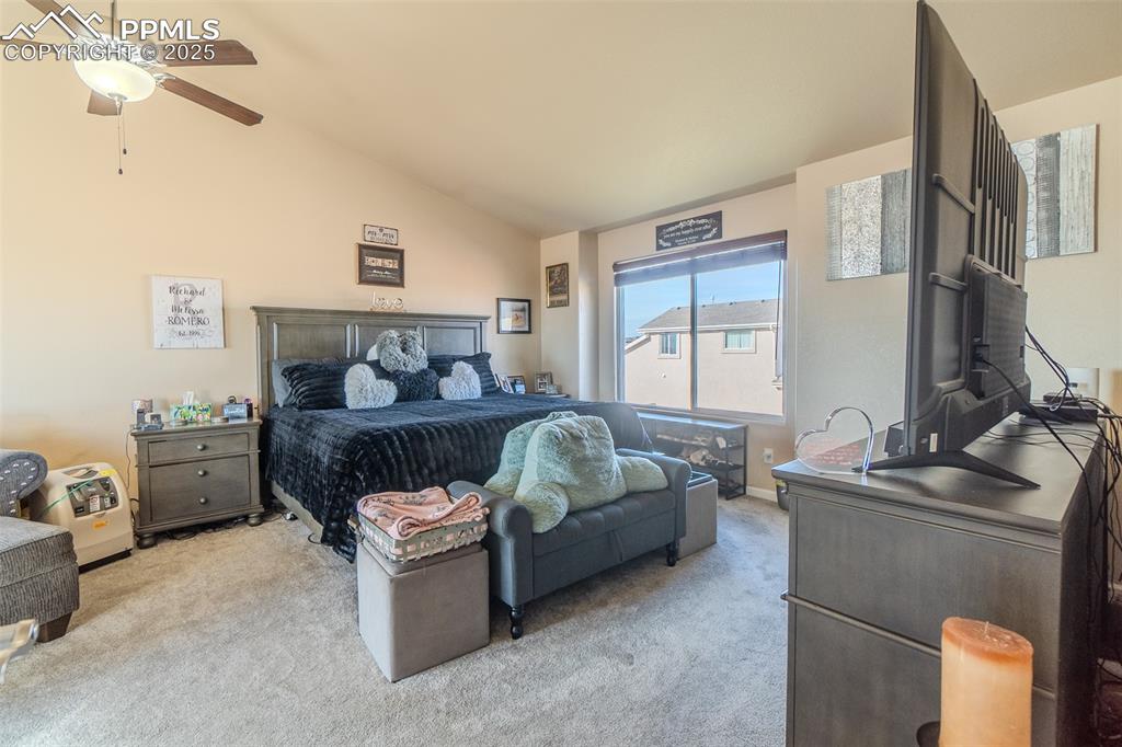 Image 23 of 48: Bedroom