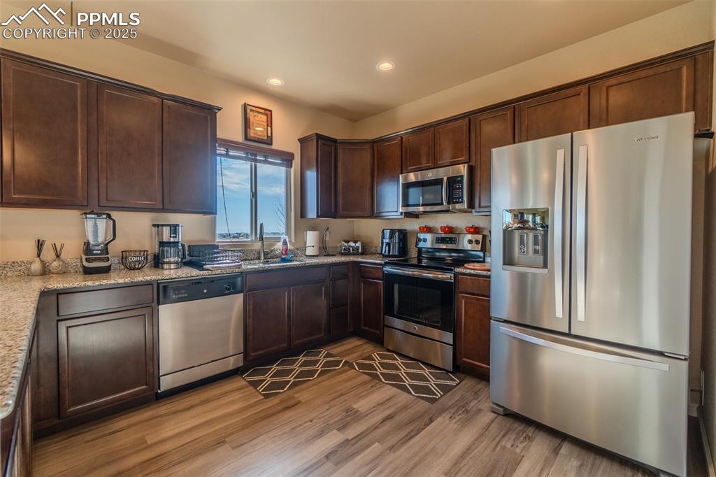 Image 9 of 48: Kitchen