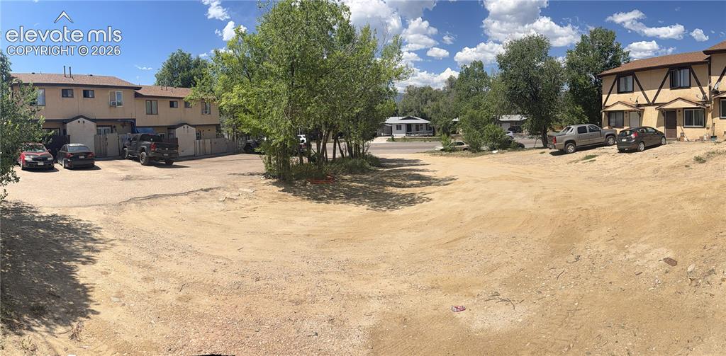 Image 2 of 8: Lot