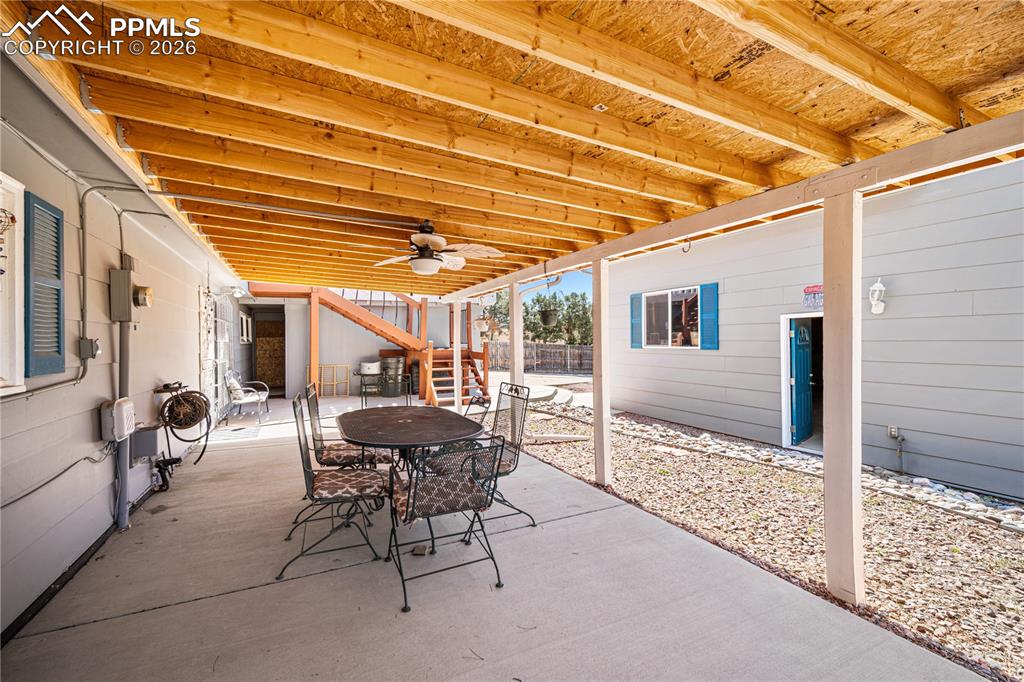 Image 24 of 31: Office