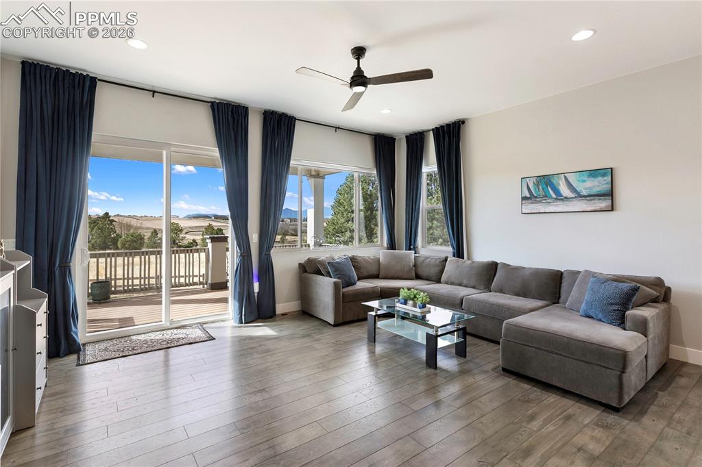 Image 10 of 41: Living Room