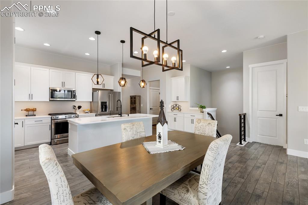 Image 13 of 41: Dining Area