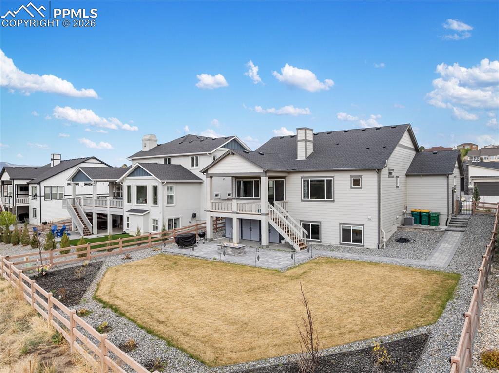 Image 38 of 41: Back of Structure