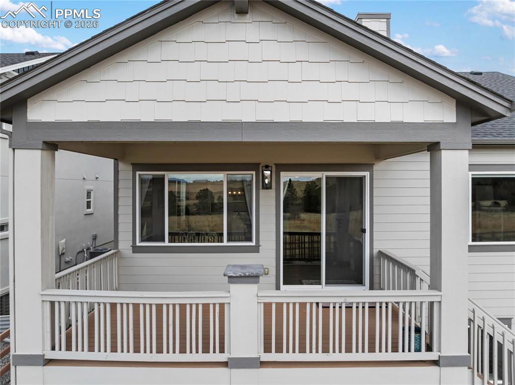 Image 39 of 41: Deck