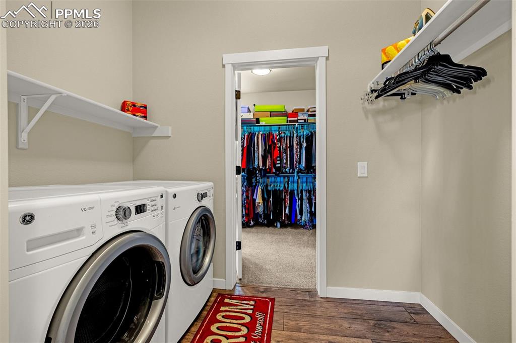 Image 31 of 50: Laundry