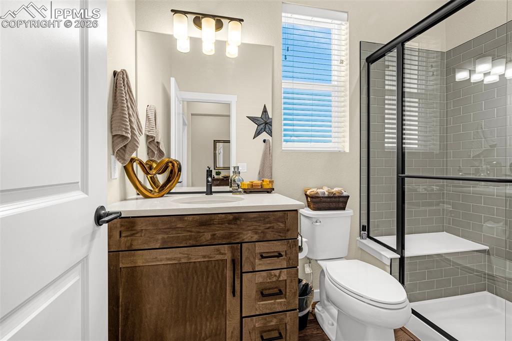 Image 7 of 50: Bathroom