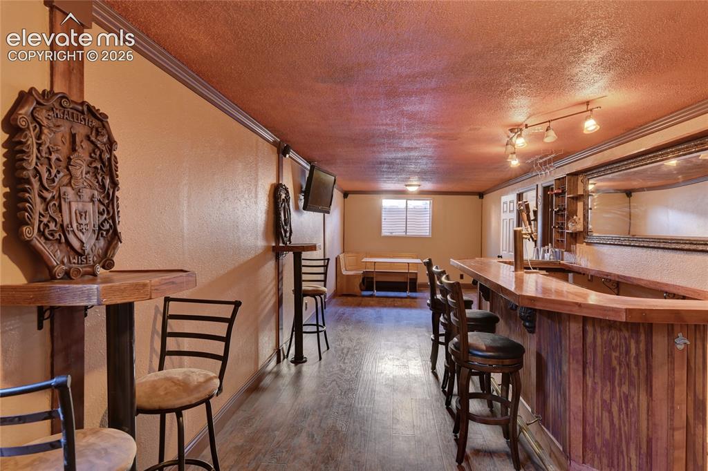 Image 15 of 26: Pub