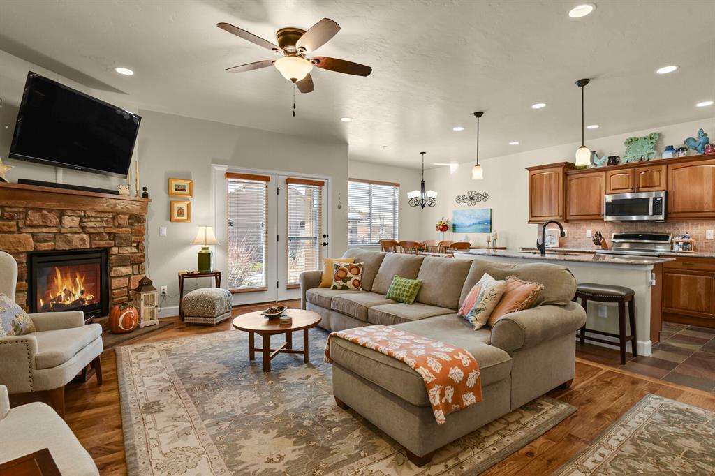 Image 10 of 45: Living Room