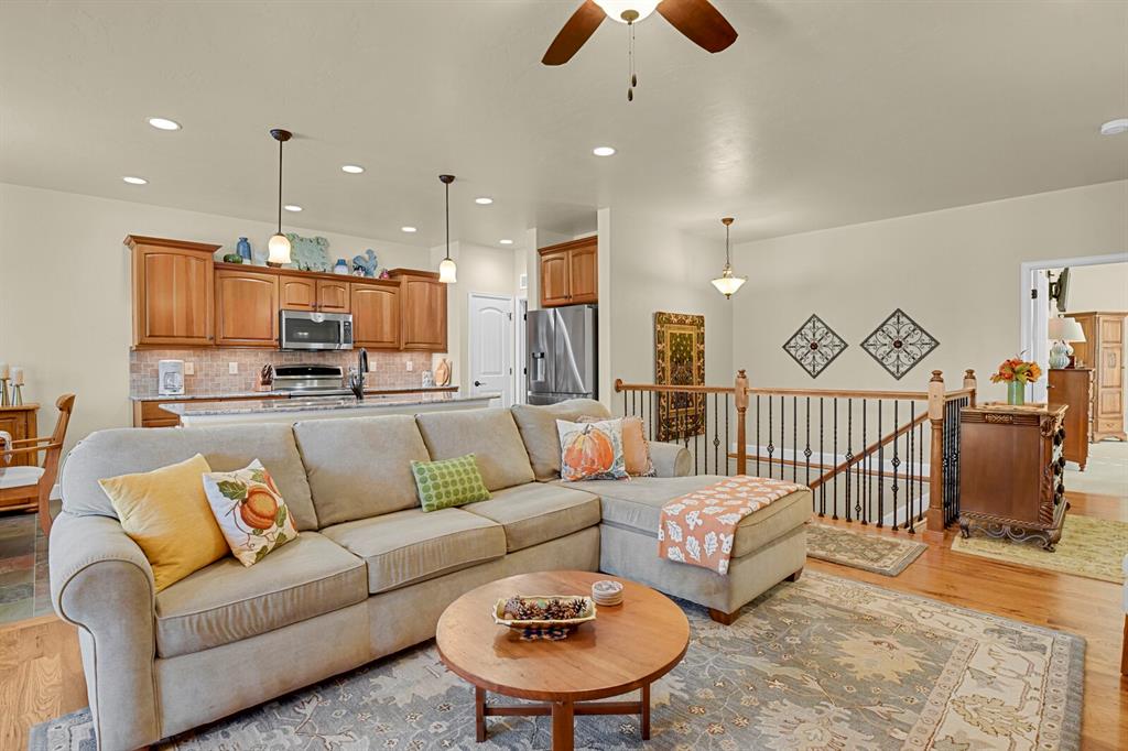 Image 12 of 45: Living Room