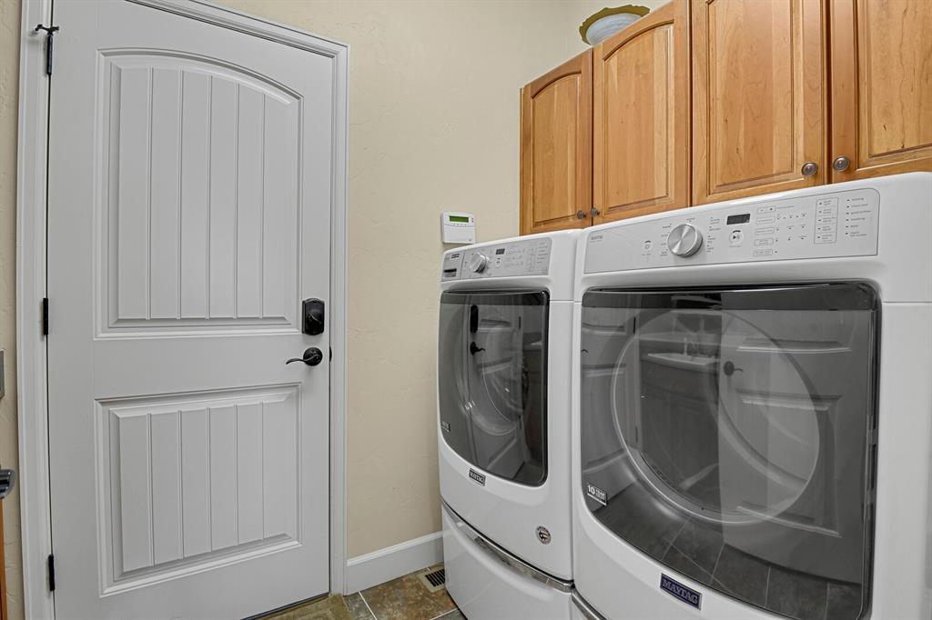 Image 24 of 45: Laundry