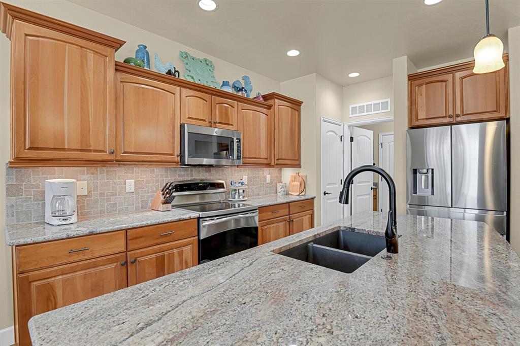 Image 3 of 45: Kitchen