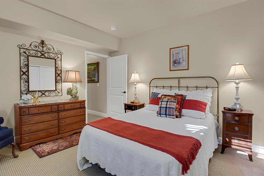 Image 35 of 45: Bedroom