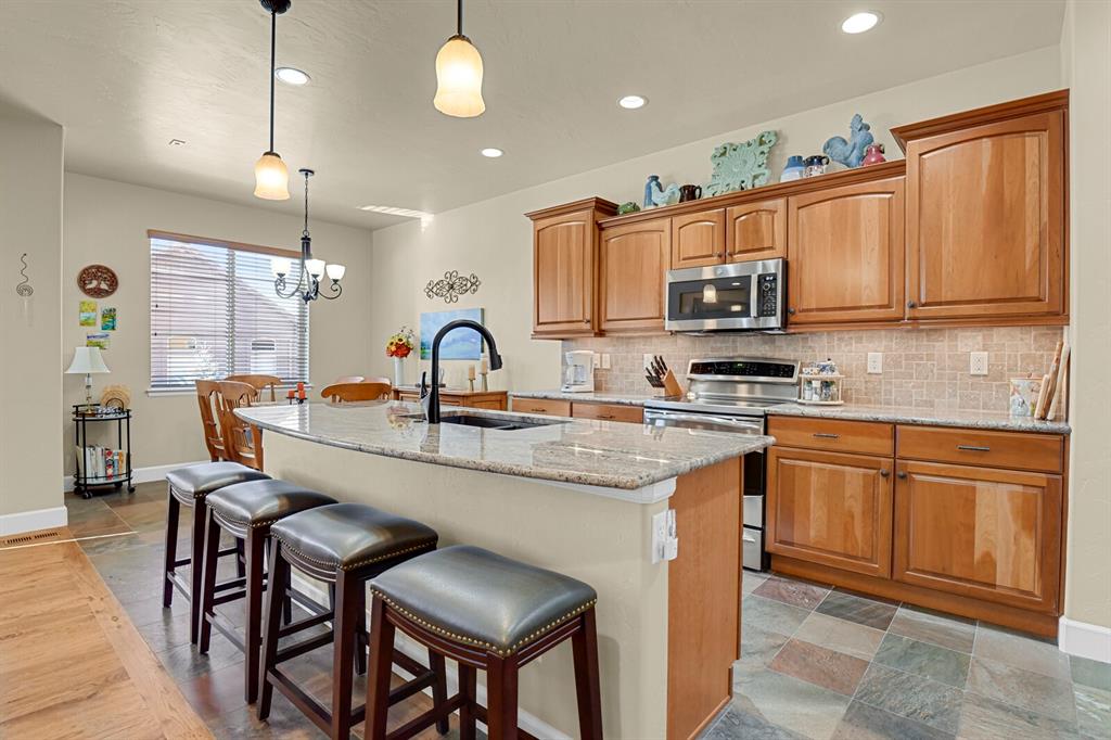 Image 6 of 45: Kitchen